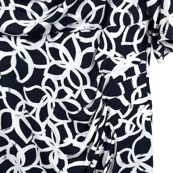 Anne Klein Black & White Floral Patterned Stretchy Dress with Side Ruching Sz 16 - Picture 7 of 11